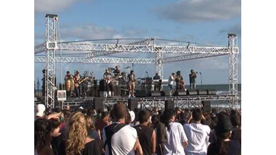 No Te Va Gustar se presentó en la playa de La Paloma