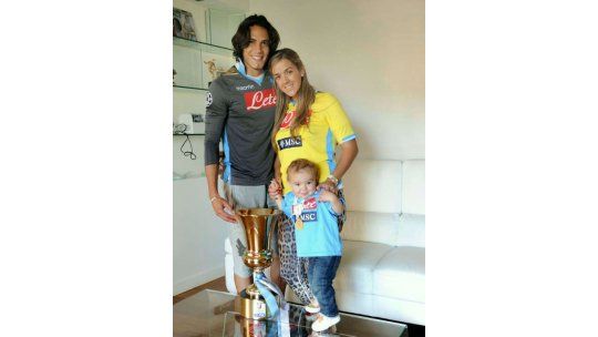 Atacaron a la esposa de Cavani en Nápoles