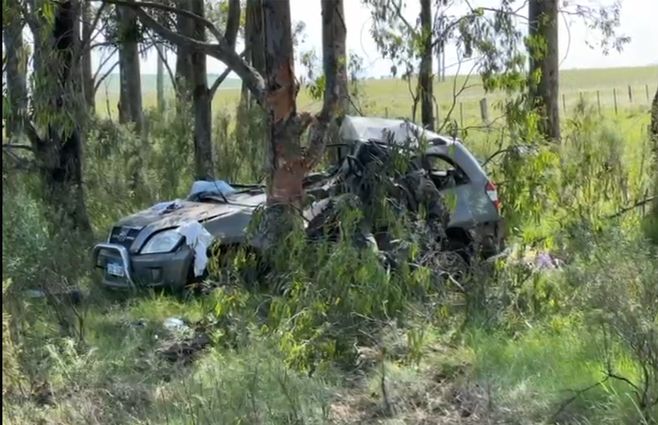 La camioneta del siniestro de tránsito en ruta 7. Foto: Silvia Techera, Subrayado.