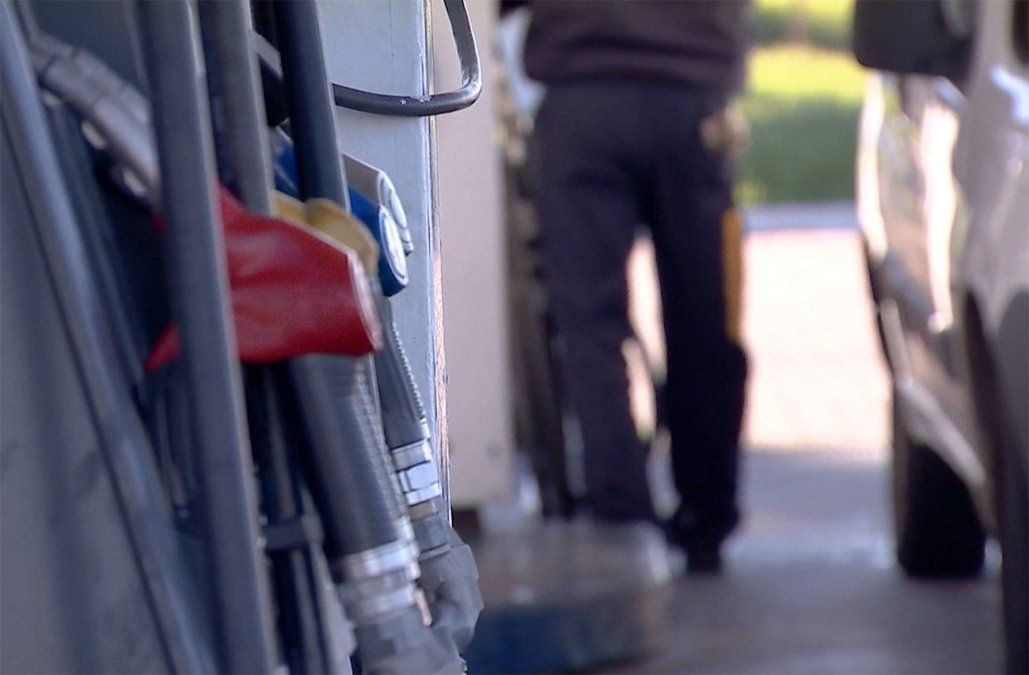 Gobierno resolvió suba de 3 pesos en los combustibles de mayor consumo