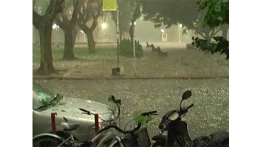 Advertencia naranja por tormentas fuertes y actividad eléctrica