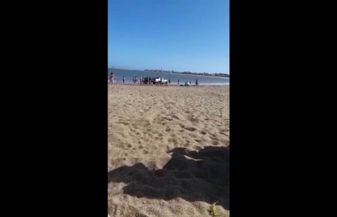 mujer-paro-playa-rocha.jpg