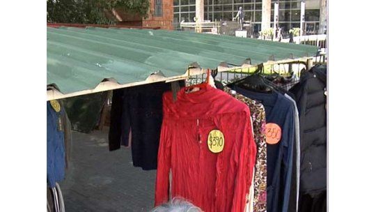 Cerraron cuatro locales de los “Techitos Verdes” por contrabando