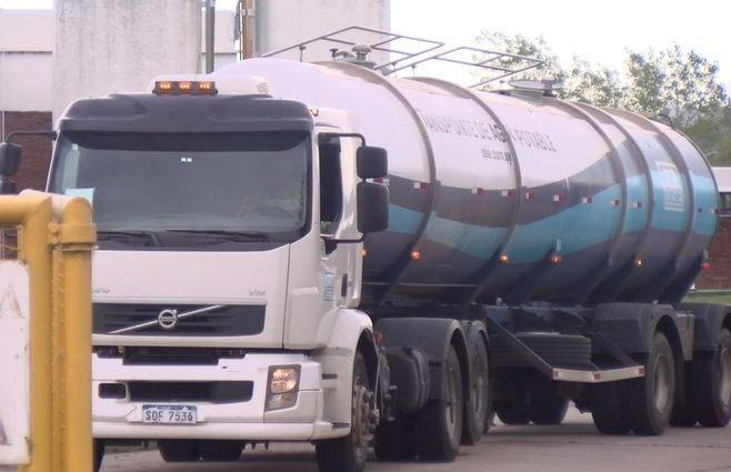 camión-OSE-maldonado-agua.jpg