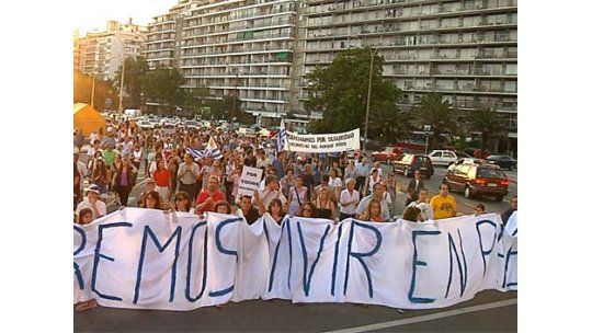 Marcha contra la inseguridad llegó a Plaza Independencia