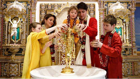 Primer ministro canadiense criticado por su diplomacia fashion en India