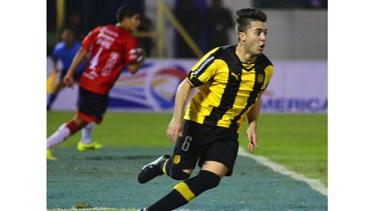Peñarol goleó 4-0 a Jorge Wilstermann y clasificó a segunda fase