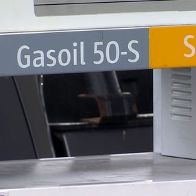 Gobierno decide por estas horas el precio de los combustibles para el mes de agosto Gobierno decide por estas horas el precio de los combustibles para el mes de agosto