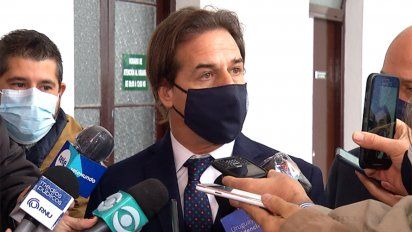 lacalle planea reabrir fronteras en primavera y reinstalar cuarentena a viajeros