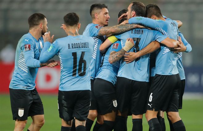 Uruguay-gol-Perú-AFP.jpg