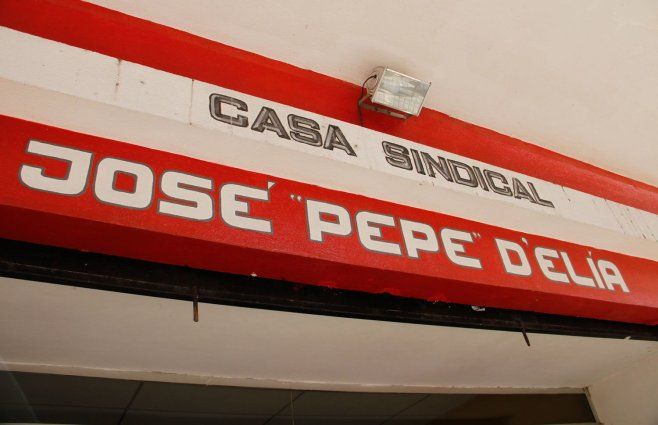 Foto: FocoUy. Fachada del edificio central del PIT-CNT, en Montevideo.