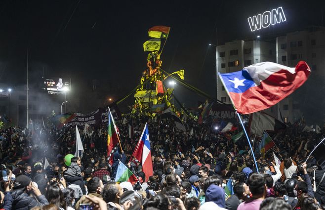 Festejos en Plaza Italia de Santiago de Chile&nbsp;