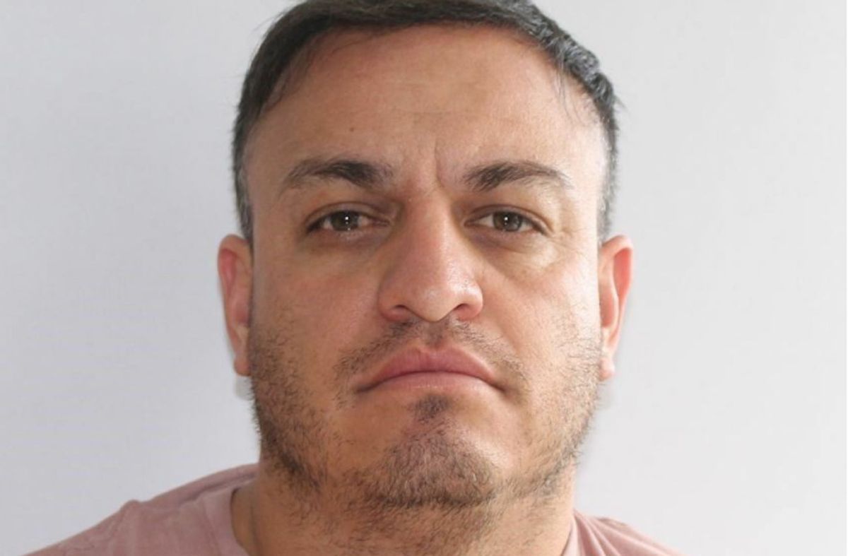 Juan Antonio González Bica nació el 1° de febrero de 1985. Juan Antonio González Bica nació el 1° de febrero de 1985.