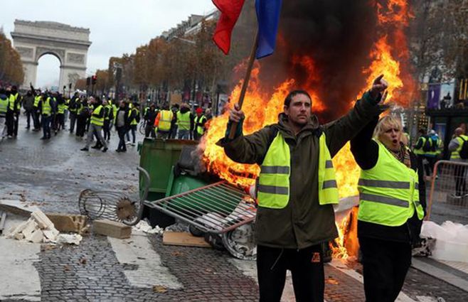 chalecos-amarillos-francia-fuego-AFP.jpg