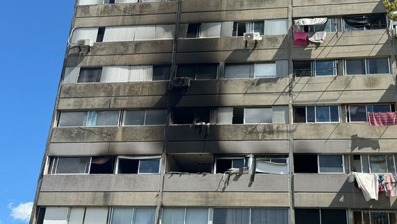 Incendio en complejo de viviendas de Euskalerría fue controlado por Bomberos; no hubo heridos