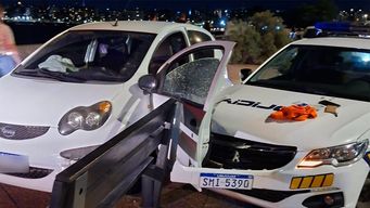 se ofrecio para estacionar un auto, robo el vehiculo, lo persiguieron por la rambla, choco y fue detenido