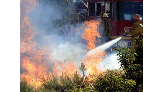 Impresionante incendio en el sur de California