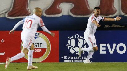 juegan nacional y deportivo maldonado en el parque central