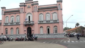 condenan por estafa a un hombre que vacio las cuentas bancarias de un adulto mayor al que cuidaba