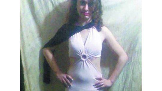 Mató a su familia, se hizo travesti y hoy se casa en la cárcel