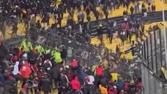 Campeón del Siglo: incidentes entre hinchas de Peñarol y Colón.