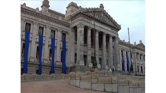 Reclaman centros educativos especializados para niños autistas
