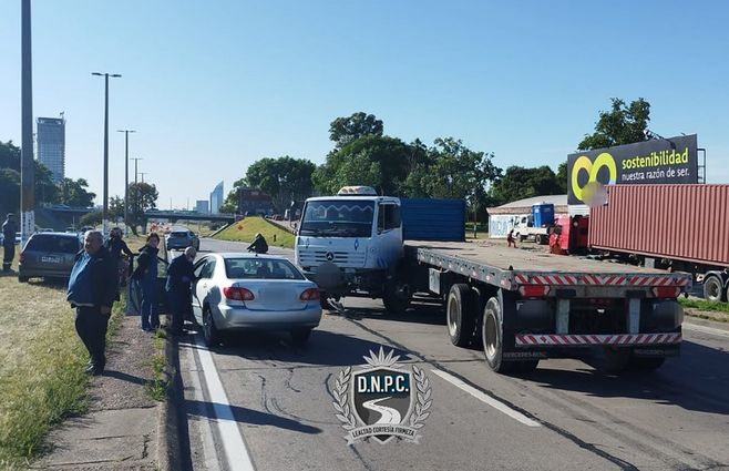 choque-accesos-camiones-choque-auto