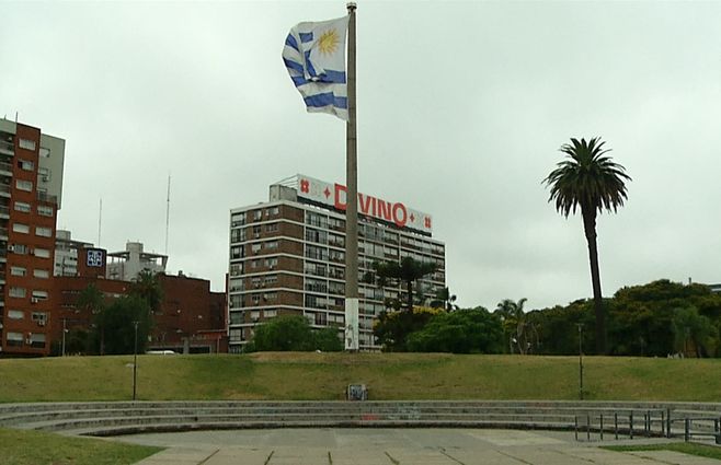 PLAZA-DE-LA-BANDERA--TRES-CRUCES.jpg