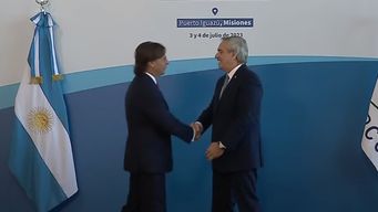 argentina pidio a uruguay que hoy le vote en caf un prestamo de usd 1.000 millones