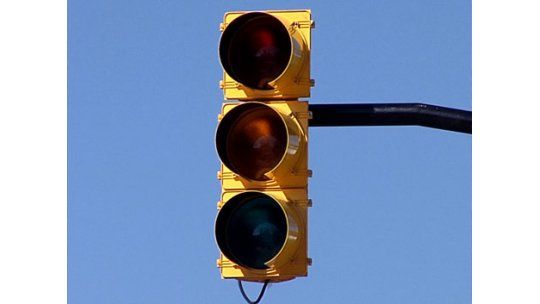 Tránsito complicado en Tres Cruces: apagaron semáforos