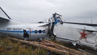 dieciseis muertos al estrellarse un avion que transportaba a paracaidistas, en rusia