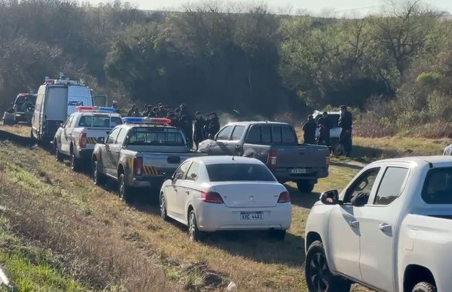 aroyyo-Río-Negro-niños-búsqueda-foto-Rojas