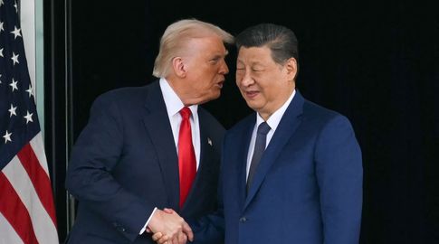 Donald Trump y Xi Jinping se reunieron durante casi dos horas y acordararon reducir su disputa comercial Donald Trump y Xi Jinping se reunieron durante casi dos horas y acordararon reducir su disputa comercial