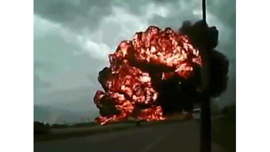 Impactantes imágenes de un avión que se desplomó en Afganistán