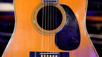 rematan guitarra usada por eric clapton en mas de usd 600.000