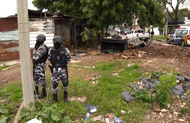 Foto: Subrayado. Demuelen boca de drogas en Malvín Norte.