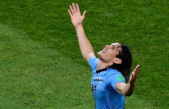 Cavani-manos-al-cielo-AFP.jpg