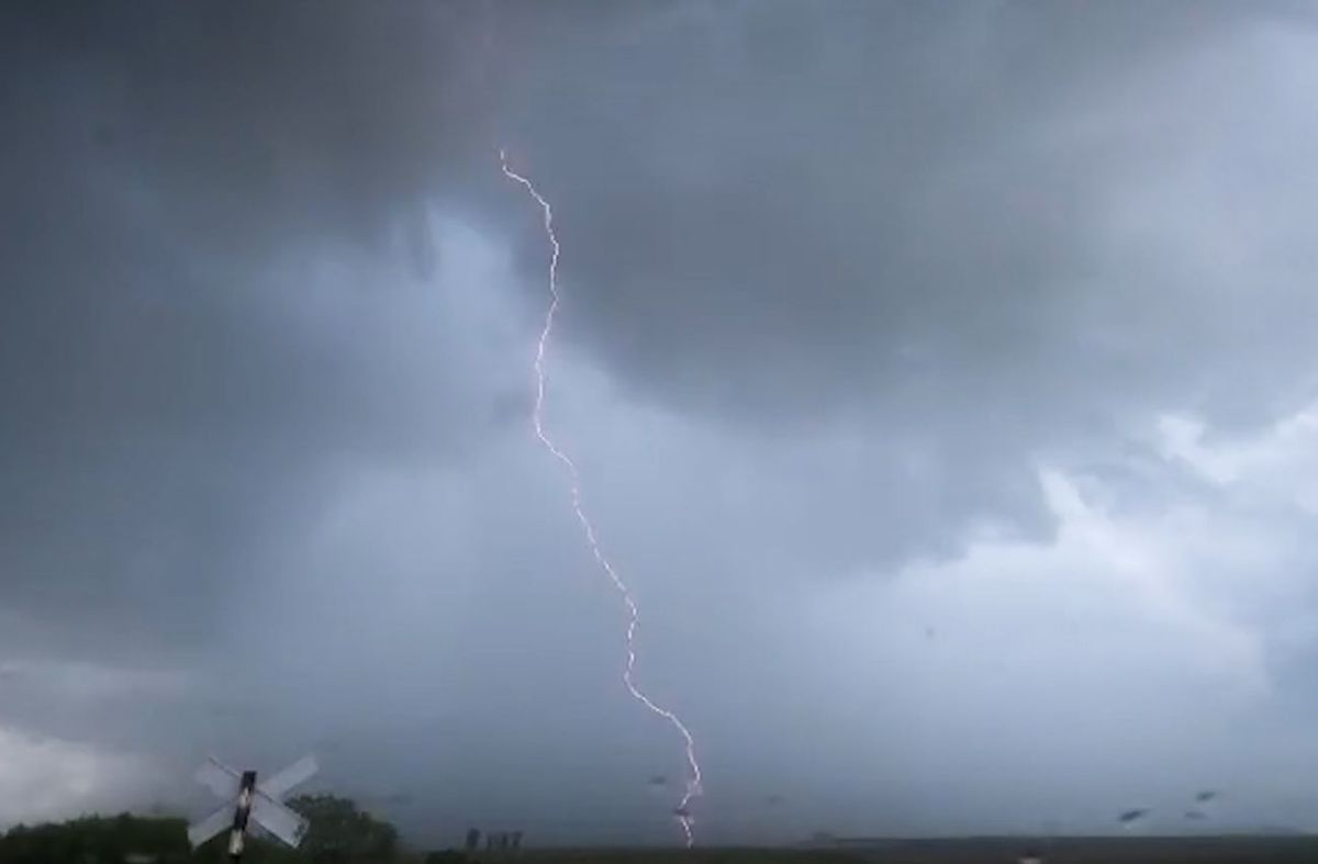 Doble advertencia naranja y amarilla del Inumet por tormentas fuertes