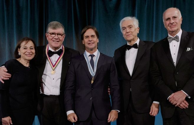 Lacalle Pou recibe la Insignia de Oro de la Americas Society. Foto: Paula Abreu.