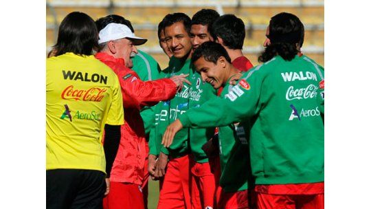 Ecuador por alcanzar la punta, Bolivia a seguir con vida