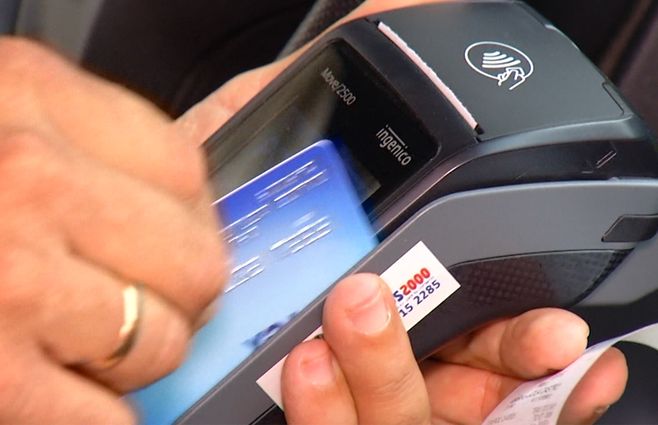pos-débito-tarjeta-taxi.jpg