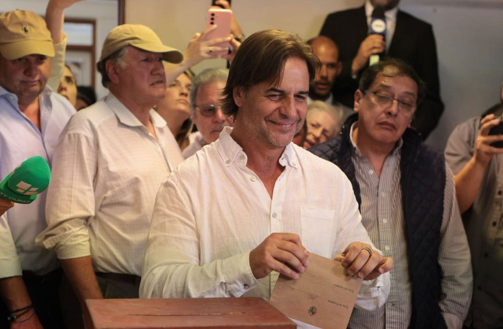 Lacalle Pou: «espero una transición bien ordenada con quien resulte electo»