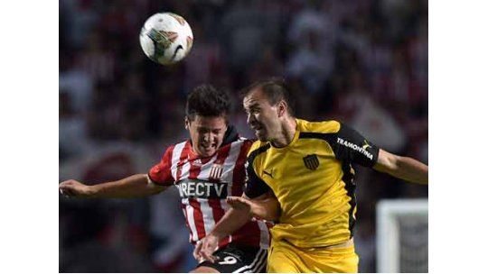 Estudiantes le ganó 2-1 a Peñarol en La Plata por la Sudamericana