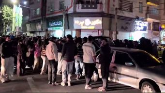 ciudadanos de iran salen a las calles tras informacion de que en los ataques murio el lider supremo ali jamenei