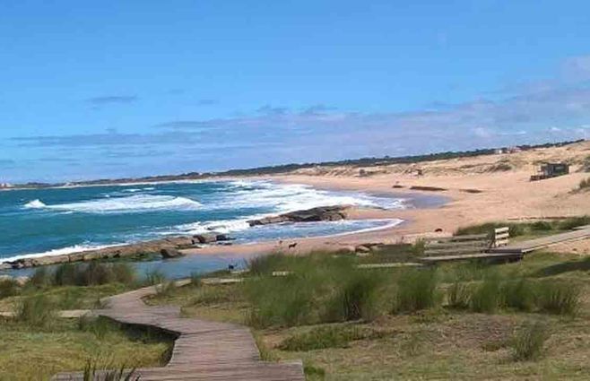 playa-la-viuda-rocha.jpg