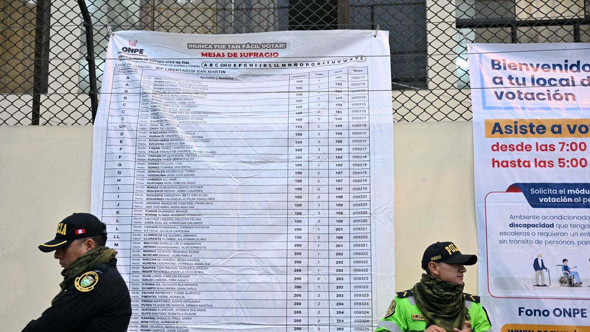 Este domingo: Perú elige en reñido balotaje a su noveno pres
