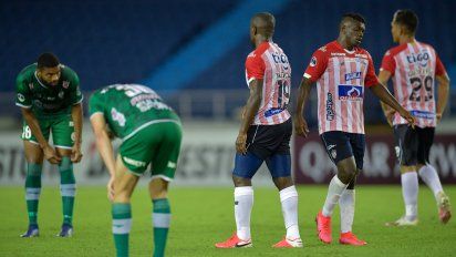 plaza colonia quedo afuera de la sudamericana tras un honroso empate ante junior en barranquilla