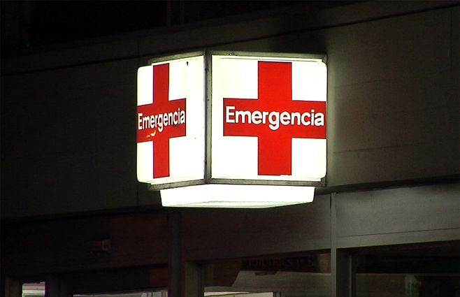luminoso-emergencia-hospìtal-policial-noche.jpg