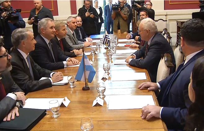 Reunión de cancilleres de Uruguay y Argentina por planda de hidrógeno verde.