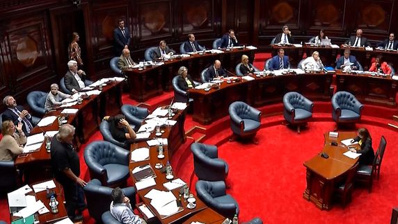 En vivo: Senado vota ahora el desafuero de Gustavo Penadés, investigado por delitos sexuales En vivo: Senado vota ahora el desafuero de Gustavo Penadés, investigado por delitos sexuales